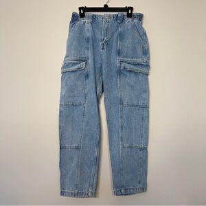 Blue Straight Leg Jeans with Classic Style